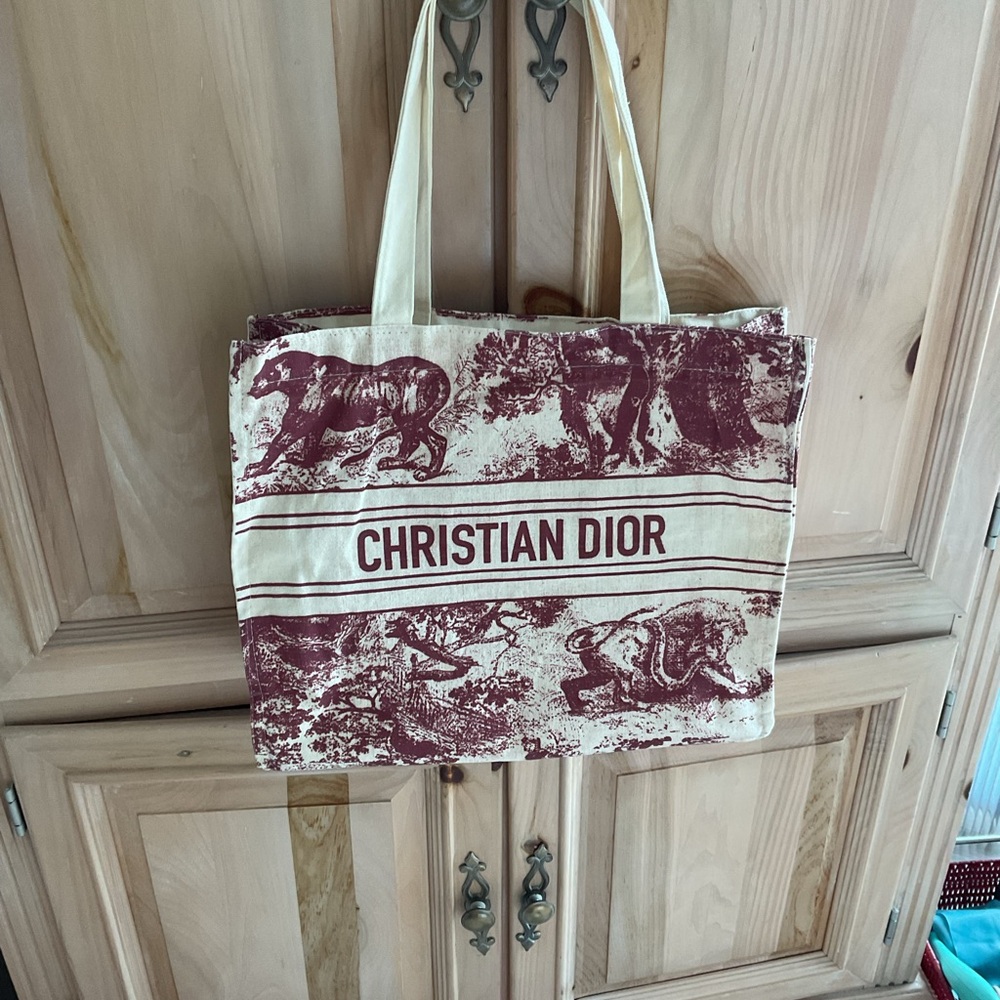 Christian Dior DioRiviera Tote Bag in Cream and Burgundy NEW $125 with bag org.
